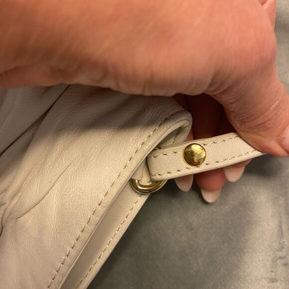 Michael Kors small purse - Picture 4 of 10